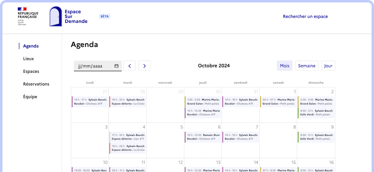 Capture d’écran d’un calendrier dans l’application de réservation de salles Espace sur Demande